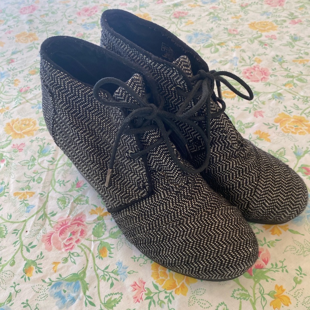 Toms Black & White Herringbone Ankle Booties